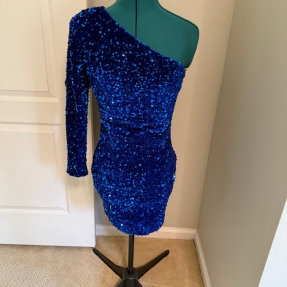 Sexy Blue Sequin Dress w/1 full sleeve